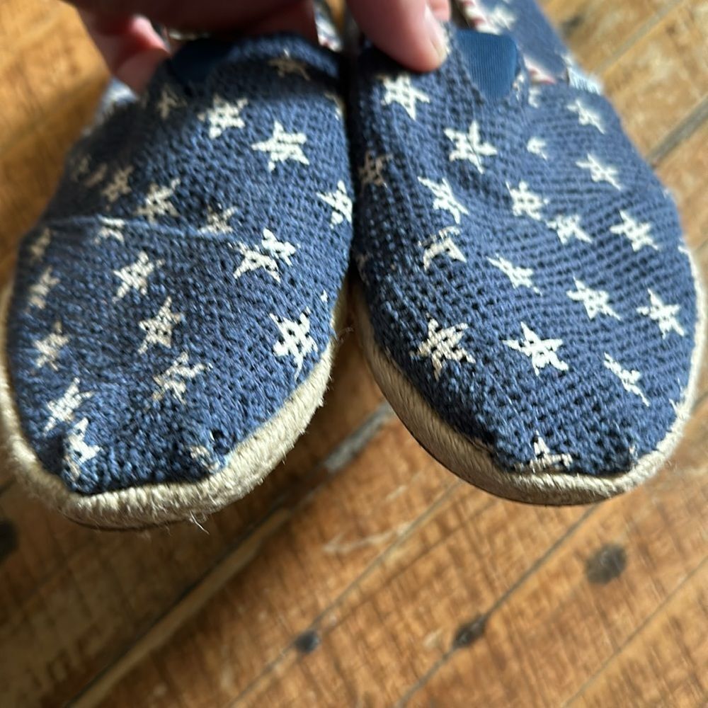 Tom’s Americana patriotic 8.5 raffia woven slip on shoes - Picture 7 of 7